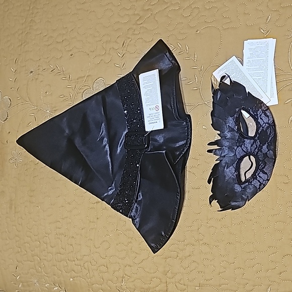Hat and Masquerade Mask - Picture 1 of 10